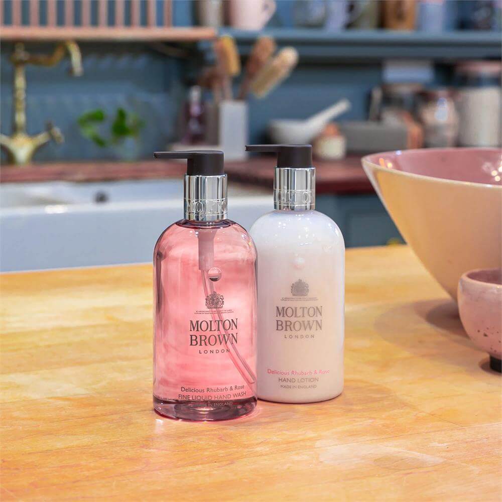 MOLTON BROWN 香水 RHUBARB&ROSE Amazon.com: Molton Brown Delicious Rhubarb & Rose Eau de Toilette